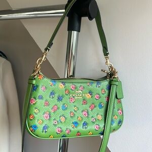 Perfect condition green Coach Teri Shoulder Bag with Mini Vintage Rose print